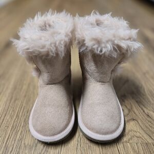 BLUSH Suede Boots with Fluffy Trim